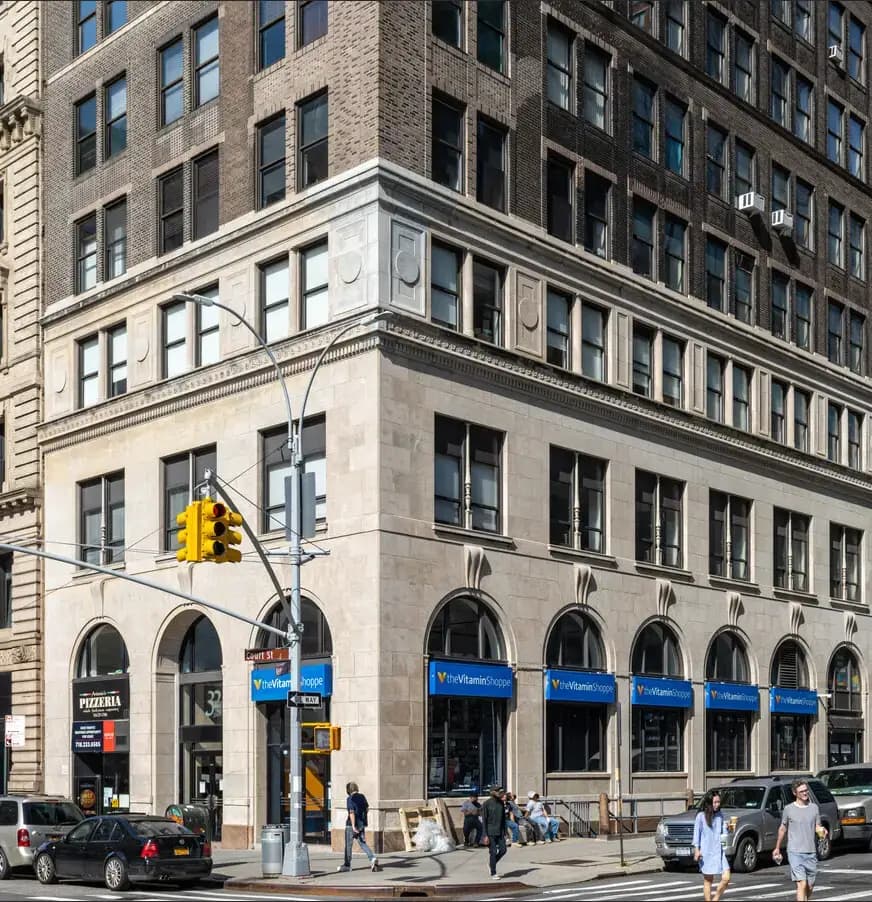 Street view of Opus Virtual Office’s Brooklyn, NY building located at 32 Court Street.